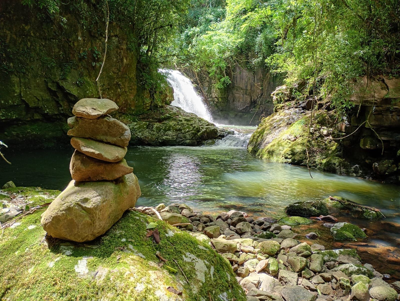 SITIO PARA LAZER E TURISMO. COM TODAS AS LICENÇAS, URBANIZADO PRONTO PARA INVESTIMENTO EM TURISMO
